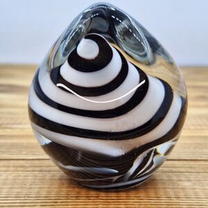 SIGNED ROBERT EICKHOLT 1989 Black White FREEFORM STRIPE INSERT GLASS PAPERWEIGHT